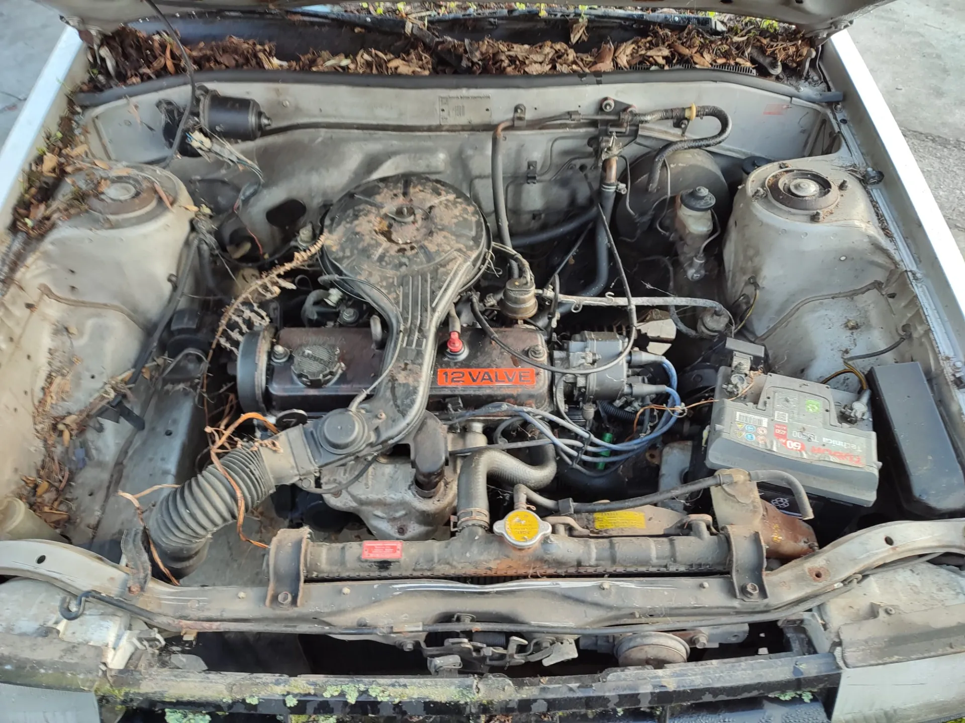 Corolla Sedan  TOYOTA Corolla Sedan (_E18_, ZRE17_) Imagem-25